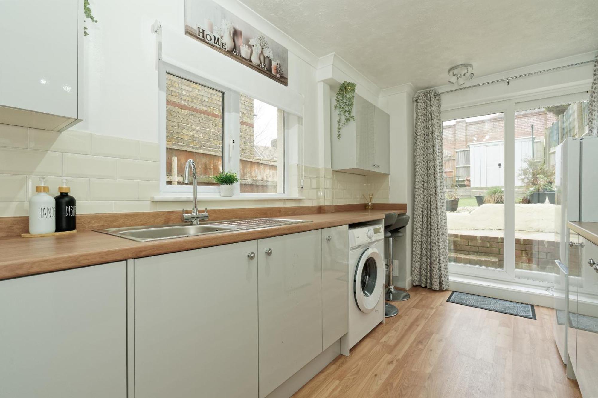 Lovely Luxury 3 Bed House Apartment ชาแธม ภายนอก รูปภาพ